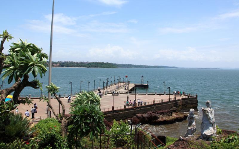 Dona Paula Beach ( Panaji - Goa )